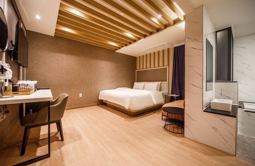 Chinju Hotel | Jinju Hotel Servi