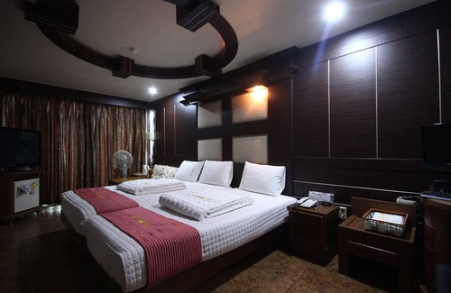 Chinju Hotel | Jinju Versace