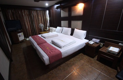 Chinju Hotel | Jinju Versace