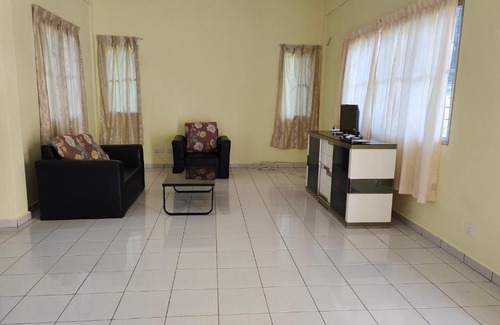 Tambunan House | JJ Guesthouse