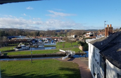 Stourport-on-Severn House | JJ's "Gin Palace" luxury riverside townhouse