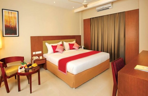 Kelakam Hotel | JK Residency Kelakam