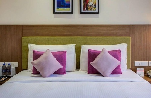 Kelakam Hotel | JK Residency Kelakam
