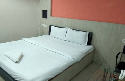 Hingana Hotel | JK Rooms 122 Shaheen Lodging & Boarding