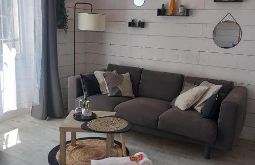 Cosne-Cours-sur-Loire Apartment | JLS'tudios " U Sognu"