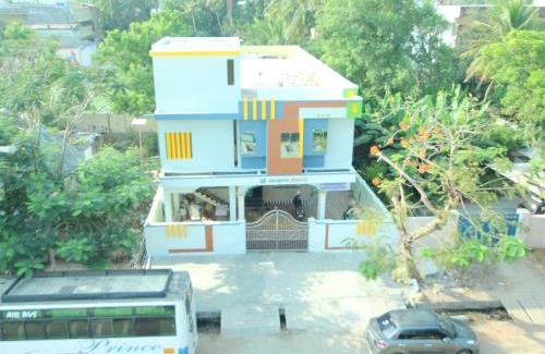 Thirunallar House | JMS Iyer Guest House, Thirunallar Room's