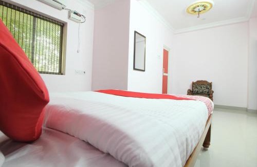 Thirunallar House | JMS Iyer Guest House, Thirunallar Room's