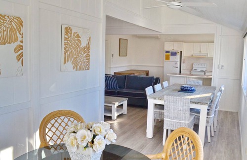 South West Rocks House | Joanna Cottage - walk to the beach