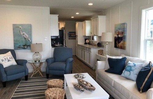 Venice House | Joat 2 - Spacious Houseboat Sleeps 9-12