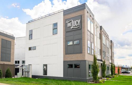 Talbot's Corner House | Jocelyn & Julian at The Lucy by Stay Local Nashville