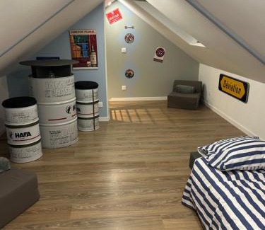 Gonnetot Apartment | Joe bar stud