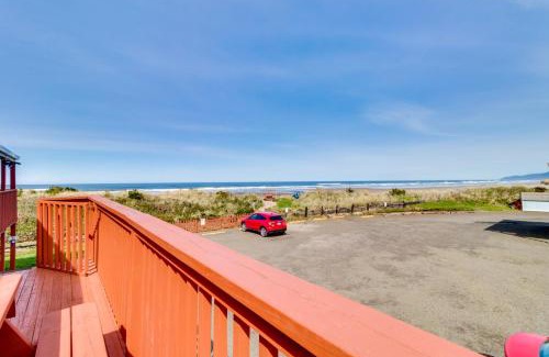Rockaway Beach Apartment | Joe's Oceanview Getaway