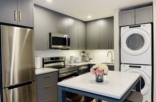 Canmore House | Joe’s Brand New 2 King Bedrooms Townhome in Canmore