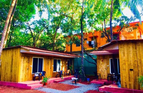 Arambol Hotel | Joes Cottage and Caffe