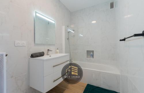 Quartier Exposition-Bajatiere Apartment | Joffre T2 centre ville - Climatisation - TV 120cm