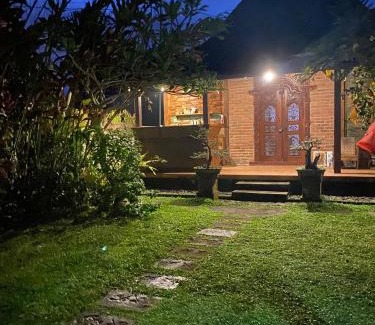 Tampaksiring Villa | JOGLo D'bukit
