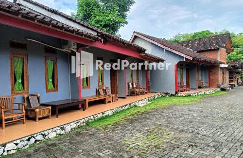 Pendowo Hotel | Jogo Segoro Homestay Mitra RedDoorz near Pantai Sundak Gunungkidul