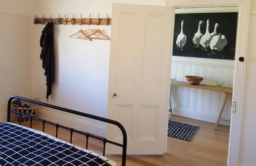 Mansfield House | Johanna Cottage