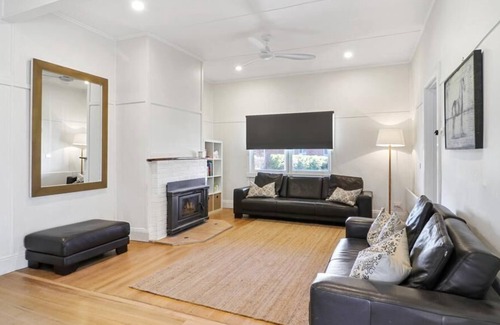 Mansfield House | Johanna Cottage