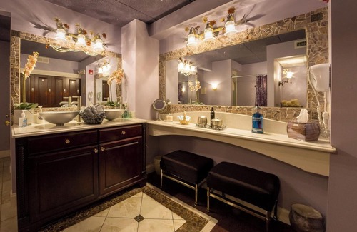 Plymouth Cultural District Hotel | John Carver Inn & Spa