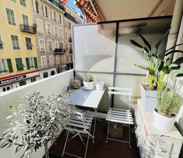 Quartier du Port House | John Homestay Room in Nice