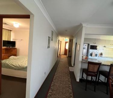 New Lambton Heights Bed & Breakfast | JOHN HUNTER B&B