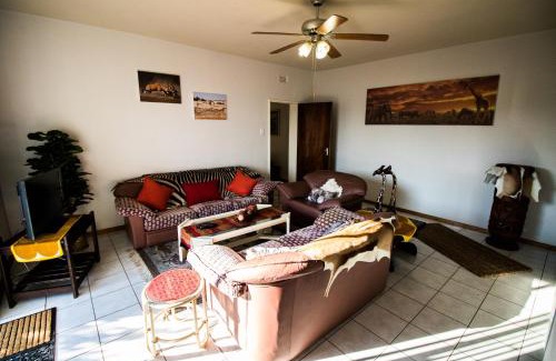 Klein Windhoek Apartment | John-Lou's One-bedroom Apartment