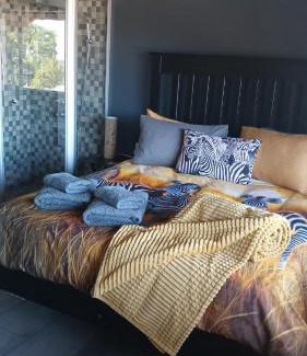 Windhoek Central Apartment | John-Lou's Studio Flat