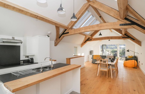 Monmouth Cottage | JOHN'S LOOKOUT, family friendly, with a garden in Monmouth