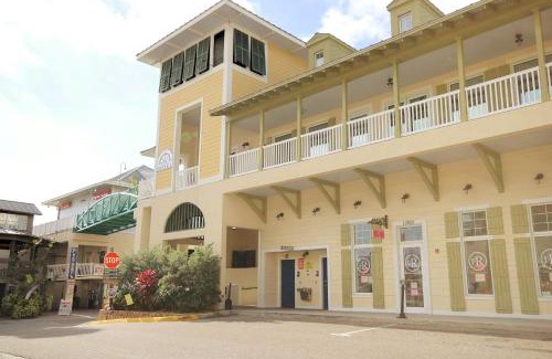 Madeira Beach Hotel | John's Pass Hotel - Fully Remote Check In