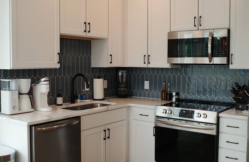 East Nashville Condo | Johnny & June at the Jolene