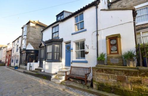 Staithes Apartment | Johnny Reb Cottage In the heart of Staithes