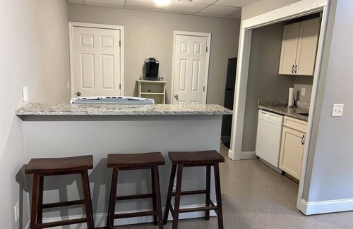 Johns Creek Apartment | Johns Creek 2-bedroom terrace level apartment with separate entrance and parking