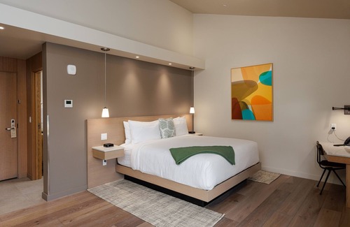 Eastsound Hotel | Johns - Graciously Appointed