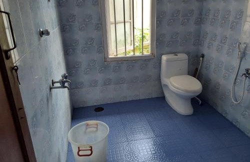 Sea View Ward House | Johnson's Homestay With Pool & Ecohouseboat near town beach