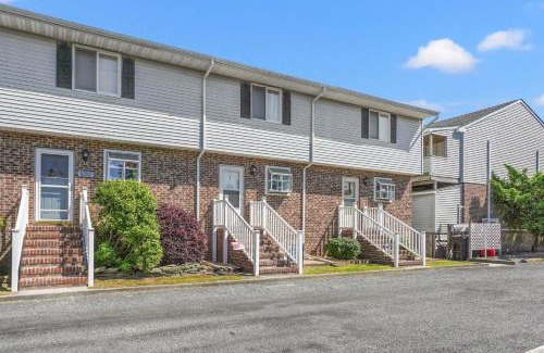 Deep Hole House | Joint Venture - Pet friendly & water views!