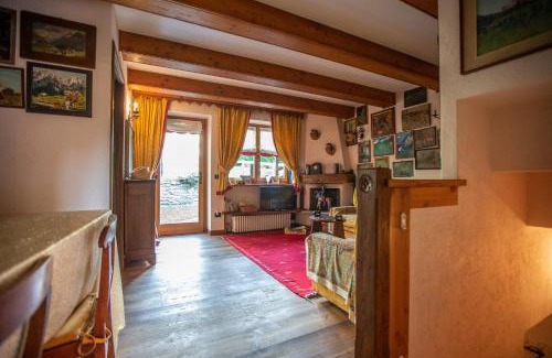 Dolonne Apartment | JOIVY Big Flat for 6 with Backyard and Parking in Courmayeur