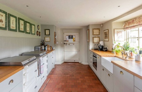 Blackford House | JOIVY Luxurious 8-bed farmhouse in Somerset countryside