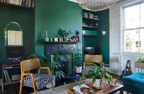 Homerton Apartment | JOIVY Stylish 2-bed house with private garden in Hackney