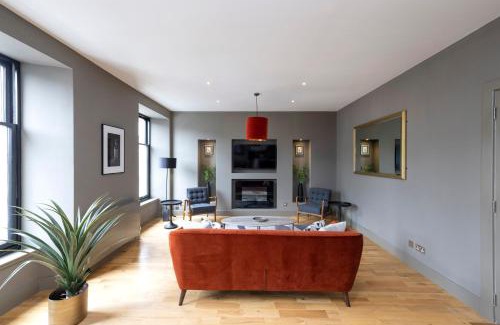 New Town Apartment | JOIVY Stylish Flat in New Town