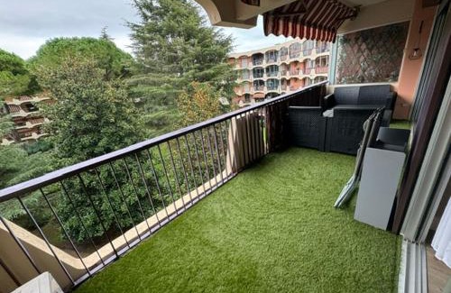 Mandelieu-La-Napoule Apartment | Joli 2 chambres - 3 piscines - 88 m2