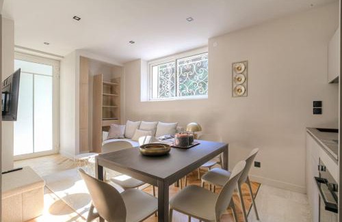 Saint-Didier-au-Mont-d'Or Apartment | Joli appartement T2, bien équipé, Saint-Didier