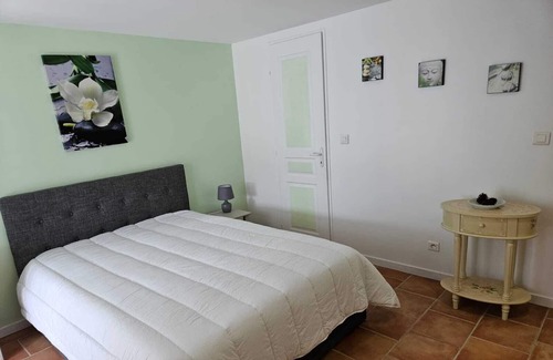 Flassans-sur-Issole Apartment | Joli Appartement Dans Villa en Rez-de-jardin