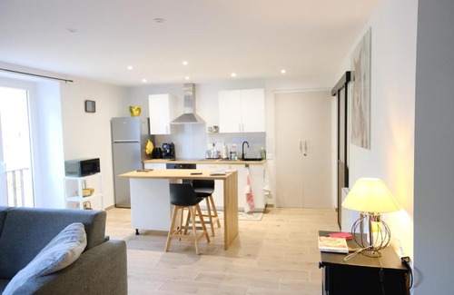 Err Apartment | Joli appartement 95 M2
