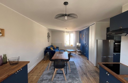 Vittel Apartment | Joli Appartement en Couleur