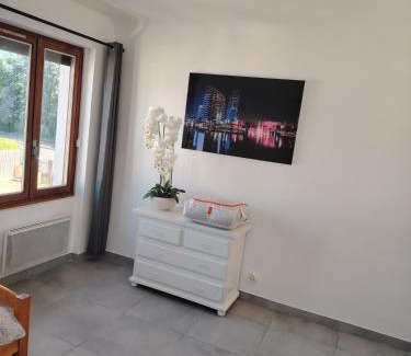 La Celle-sous-Gouzon Apartment | Joli appartement F3 proche transport