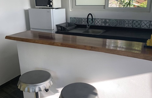Punaauia House | Joli bungalow confortable dans une résidence sécurisée.
