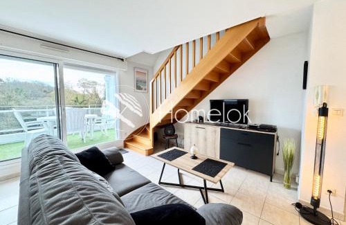 Guidel Apartment | Joli duplex plein bourg - 1km des plages