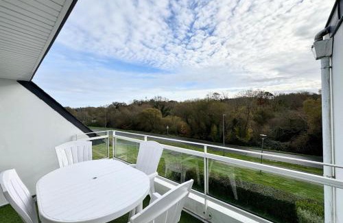 Guidel Apartment | Joli duplex plein bourg - 1km des plages