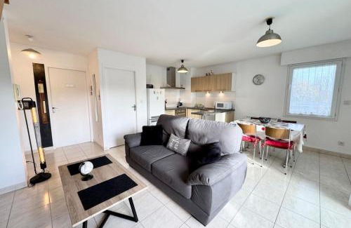 Guidel Apartment | Joli duplex plein bourg - 1km des plages